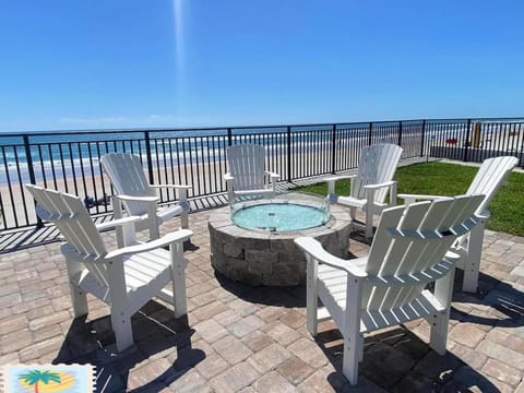 SHERWIN Luxury 2 BR Oceanview Condo 1107 - Sun all day from 3 private balcony's Apartment in South Daytona