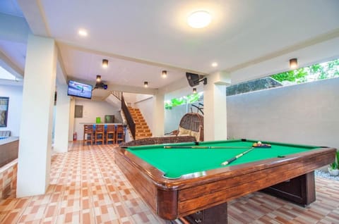 Billiard, Dining area