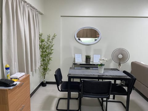 Eves Urban Haven Apartment hotel in Muntinlupa