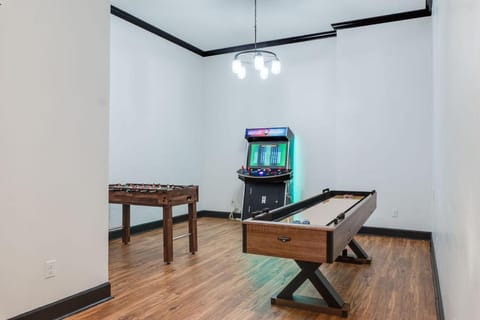 Game Room, Game Room