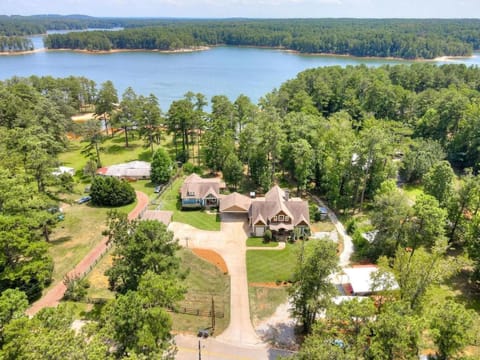 Property building, Natural landscape, Bird's eye view, Lake view