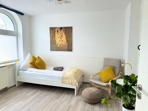 Möbliertes Apartment in Herne-Mitte mit Parkplatz, Arbeitsplatz, WLAN- Super Anbindung an Autobahnen und ÖPNV -Für 1bis 3 Personen Apartment in Herne