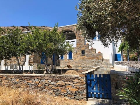 Cycladic Cottage House in Kea-Kythnos