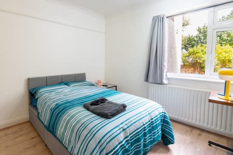 2 Bed, Wembley, Ealing, London Apartment in London Borough of Ealing