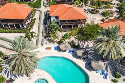 Property building, Bird's eye view, Swimming pool