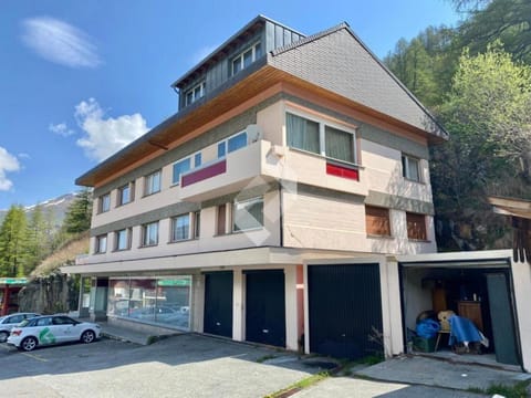 Property building, Street view, Parking