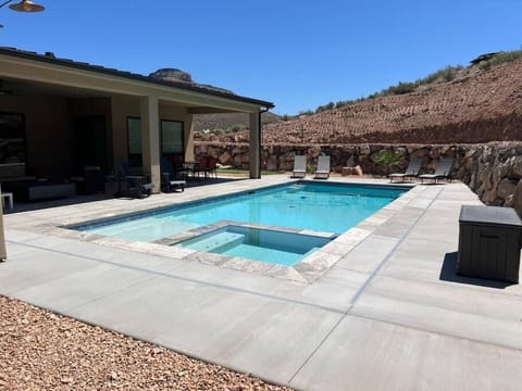 Patio, Day, Natural landscape, Hot Tub, Mountain view, Pool view, Swimming pool, sunbed