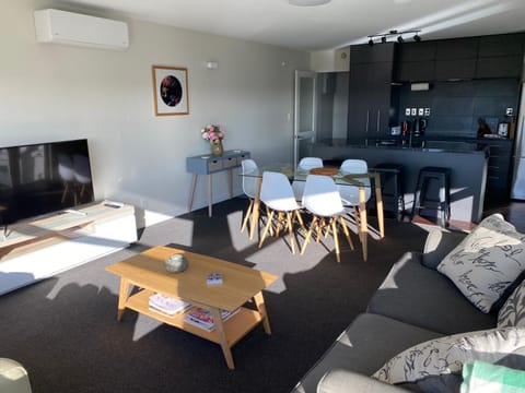 Tidy Tannadyce Townhouse Apartment in Wellington