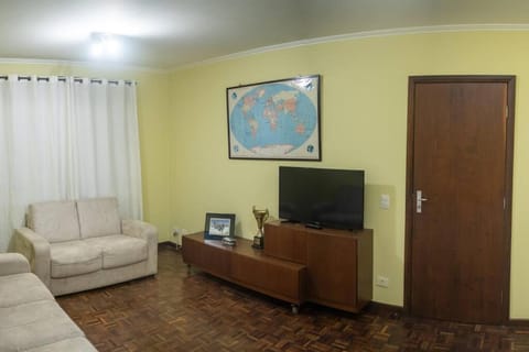 Communal lounge/ TV room, Living room, Seating area