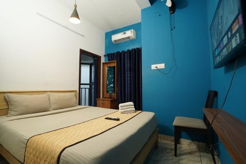 Bed, TV and multimedia, Photo of the whole room, Bedroom, air conditioner