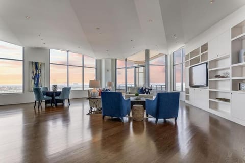 Luxurious High Living With Breathtaking Views Apartment in San Antonio