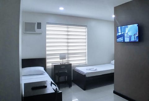 TV and multimedia, Photo of the whole room, Bedroom, air conditioner