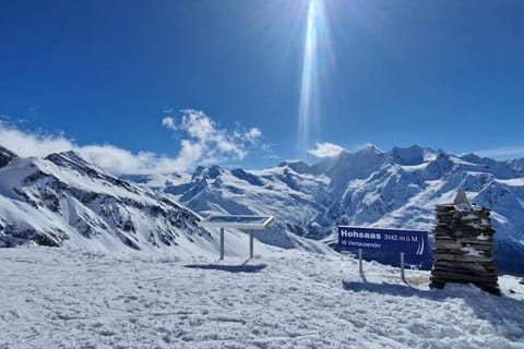 Nearby landmark, Natural landscape, Winter