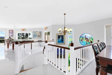 360-Degree View 1BR Luxury Apartment in Elanora Apartment in Palm Beach