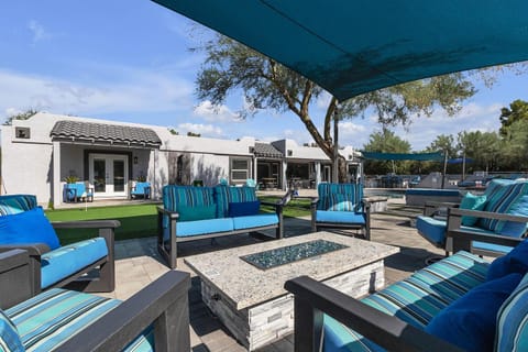 Scottsdale Tee Time- Golf Course Retreat, Private Pool, Games & 19thHole! House in Scottsdale