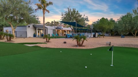 Scottsdale Tee Time- Golf Course Retreat, Private Pool, Games & 19thHole! House in Scottsdale