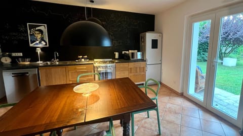 Kitchen or kitchenette, Other, Dining area