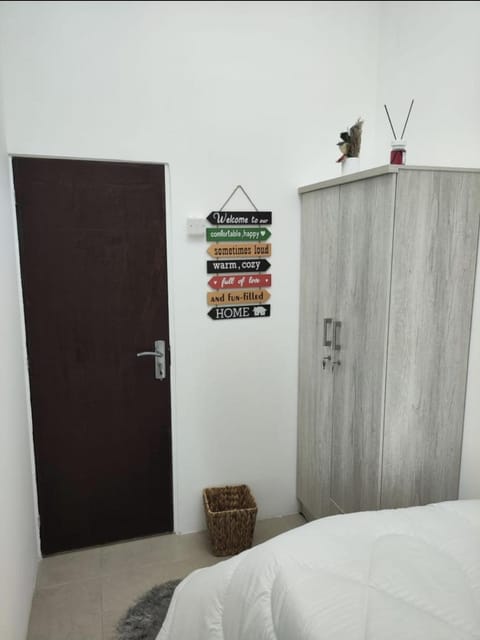 Cozy single bed partition Hostel in Ajman