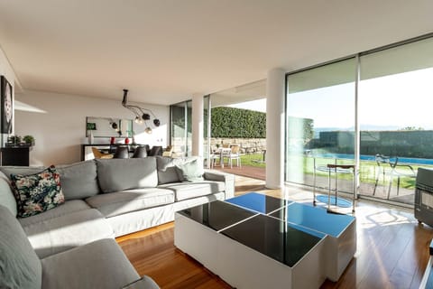 Balcony/Terrace, Living room, Seating area, Dining area