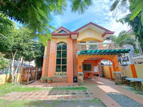 TheOrangeHouse - Vigan Villa Villa in Ilocos Region