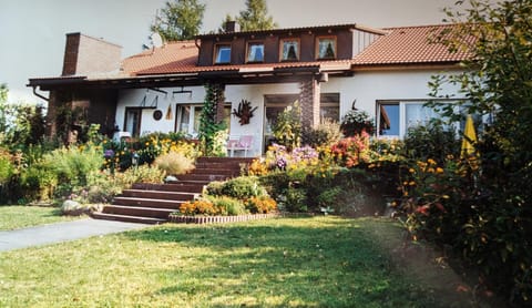 Property building, Spring, Day, Natural landscape, Garden, Garden view