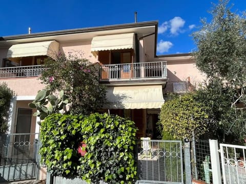 Property building, Balcony/Terrace