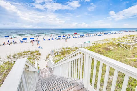 Relax Awhile - Carriage House House in Carillon Beach