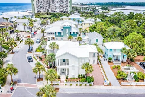 Relax Awhile - Main House Maison in Carillon Beach