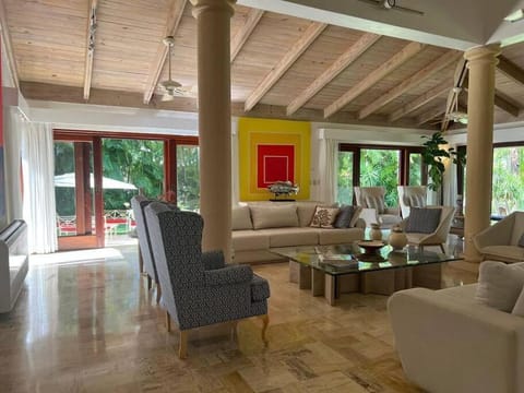 Hermosa villa en alquiler en Casa de Campo cercana a la playa Villa in La Romana