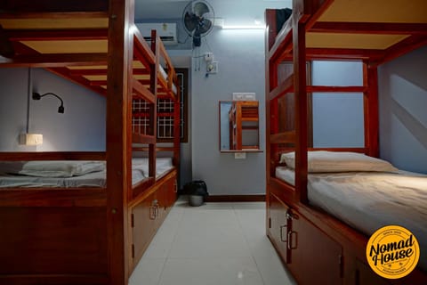 Bed, Photo of the whole room, Bedroom, bunk bed, air conditioner