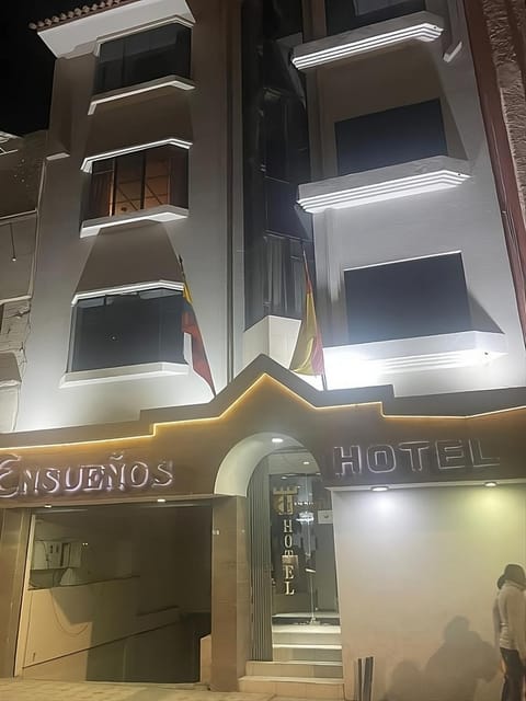 Property building, Facade/entrance, Night