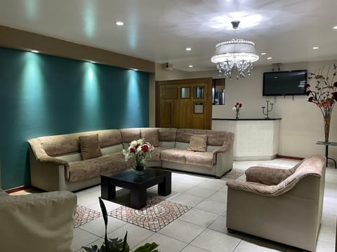 Communal lounge/ TV room, Communal lounge/ TV room, TV and multimedia, Living room, Seating area, Evening entertainment