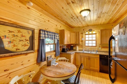 Deadwood Wolf Cabin with Fire Pit and Grill House in North Lawrence