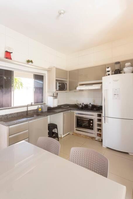 Kitchen or kitchenette, Dining area, oven, pet friendly, stove, toaster