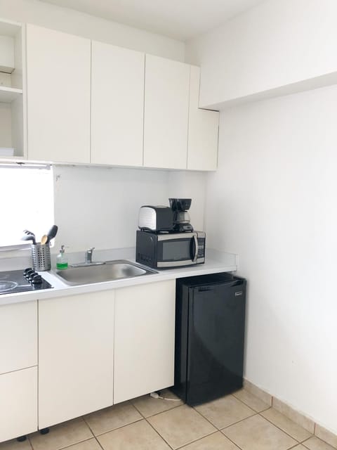 Coffee/tea facilities, Kitchen or kitchenette, toaster