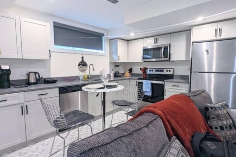 The Bronco - Cozy 2 Bedroom Suite in Brighton Apartment in Saskatoon