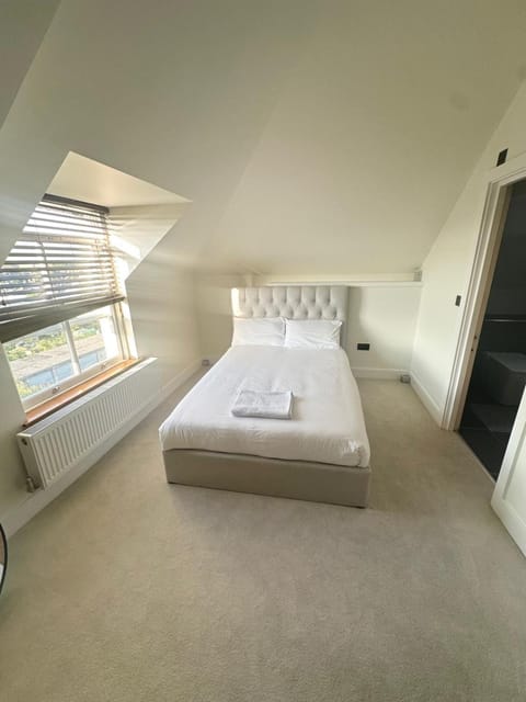 3 bedroom apartment Apartment in Croydon