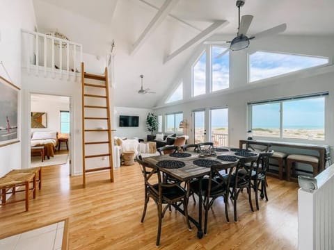 Dune Haus - Oceanfront w Hot Tub, Private Beach House in Outer Banks