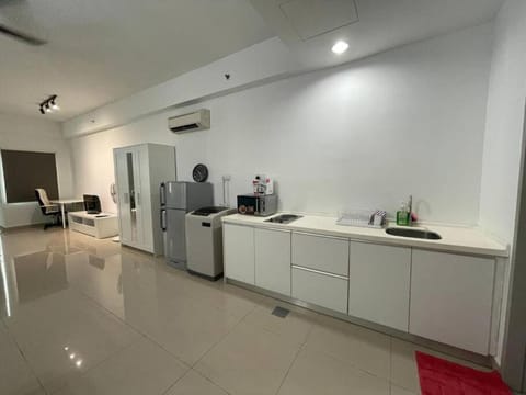 #24 Studio First Subang Mall SS15 Courtyard--2mins to SS15 LRT !2-5PAX! Apartment in Subang Jaya