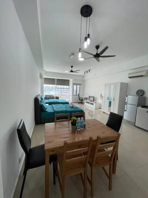 #24 Studio First Subang Mall SS15 Courtyard--2mins to SS15 LRT !2-5PAX! Apartment in Subang Jaya