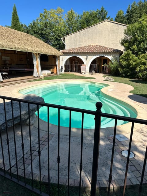 Appartement du Mas de la Mare Apartment in Saint-Remy-de-Provence