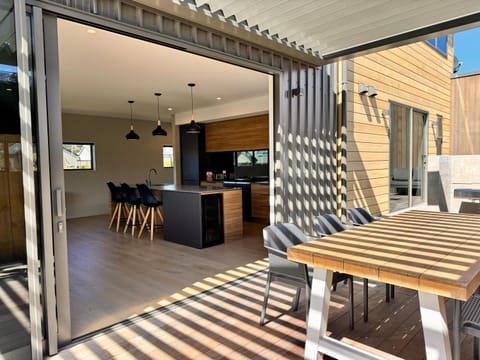 Glenshee Getaway - Modern Wanaka Home House in Wanaka