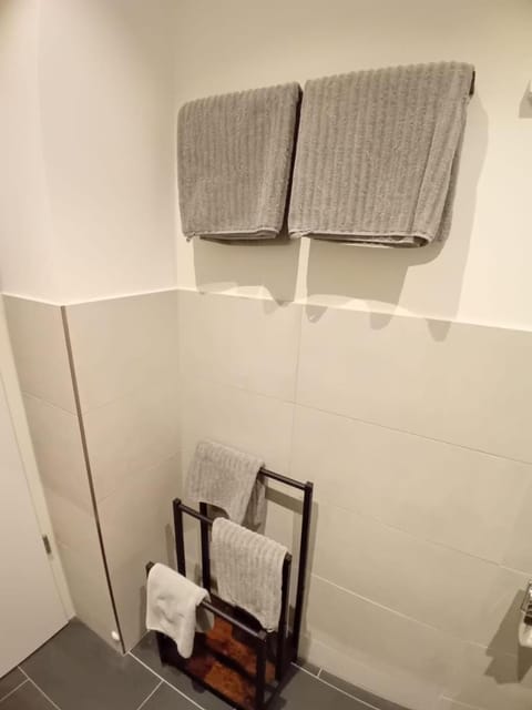 Bathroom, towels