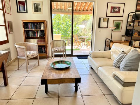 Library, Living room, Seating area