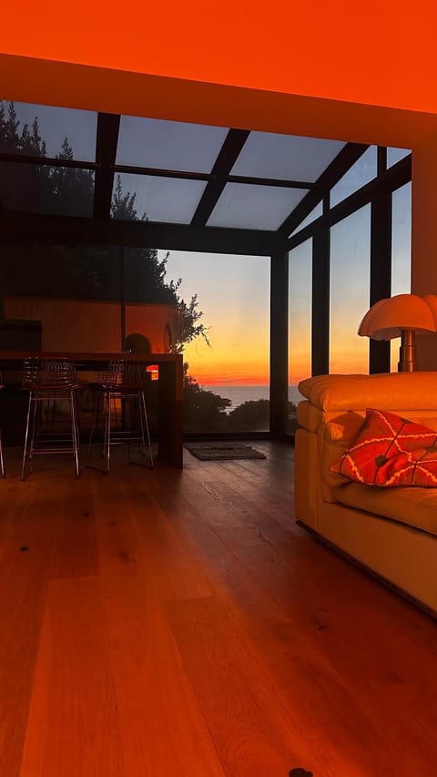 Living room, Seating area, Sunset