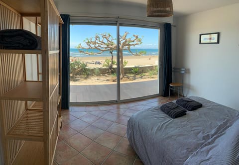 Bedroom, Sea view