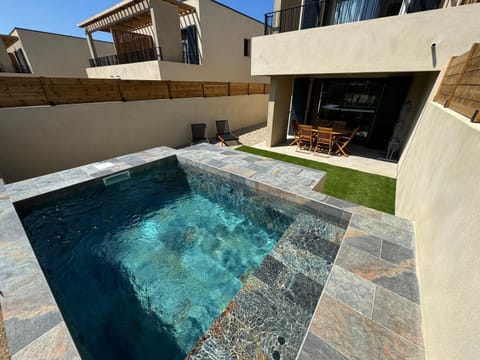 Patio, Day, Pool view, Swimming pool, sunbed