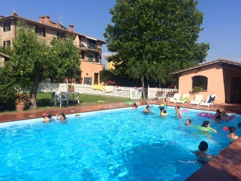 Staff, Day, People, Summer, Garden, Garden view, Pool view, Pool view, Swimming pool, Swimming pool, group of guests, Family