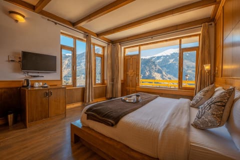 Bed, Photo of the whole room, Bedroom, Mountain view