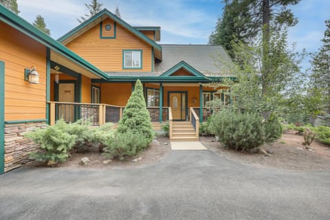 Cozy Chester Home with Patio and Lake Access! Maison in Lake Almanor West